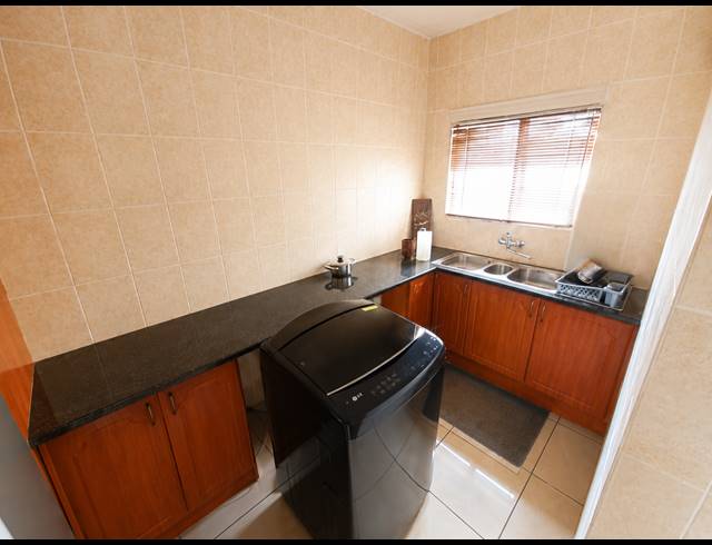 3 BEDROOM HOUSE FOR SALE IN VANDERBIJLPARK SW 5